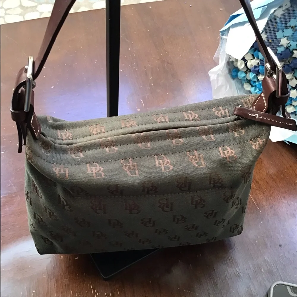 Dooney & Bourke Handbag - Picture 3 of 13